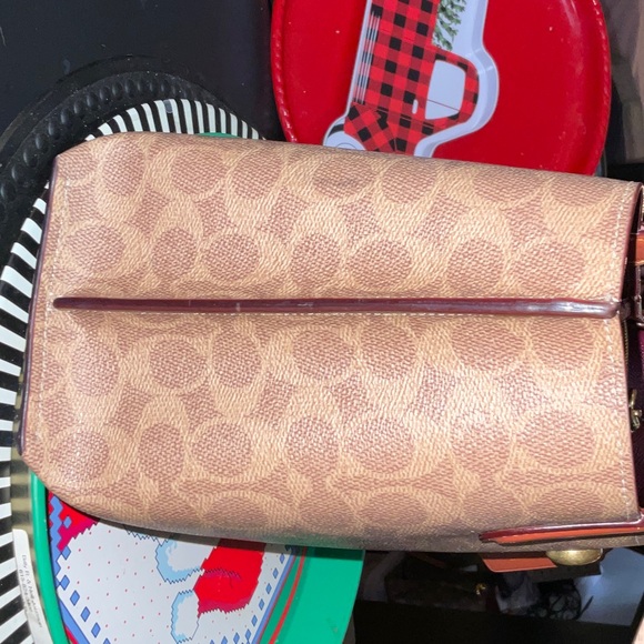 Coach Tan and Brown Signature Tote with complementary pouch. - Picture 7 of 16